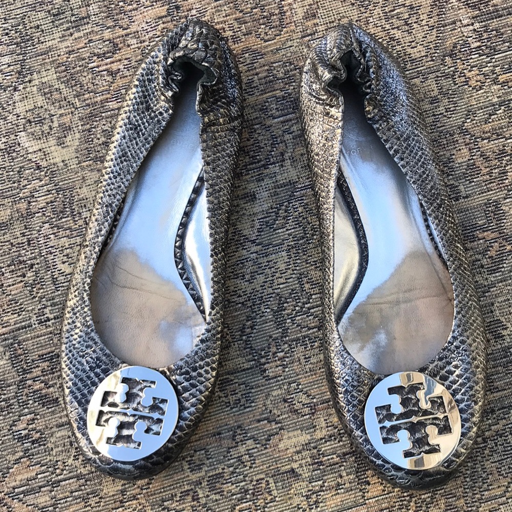 🌸Tory Burch Snake skin pattern flats 🌸